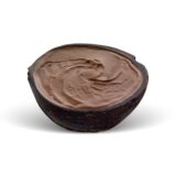 Sorbet Chocolate Coconut Island Way servi dans une coque de noix de coco naturelle